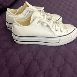 White Converse platform